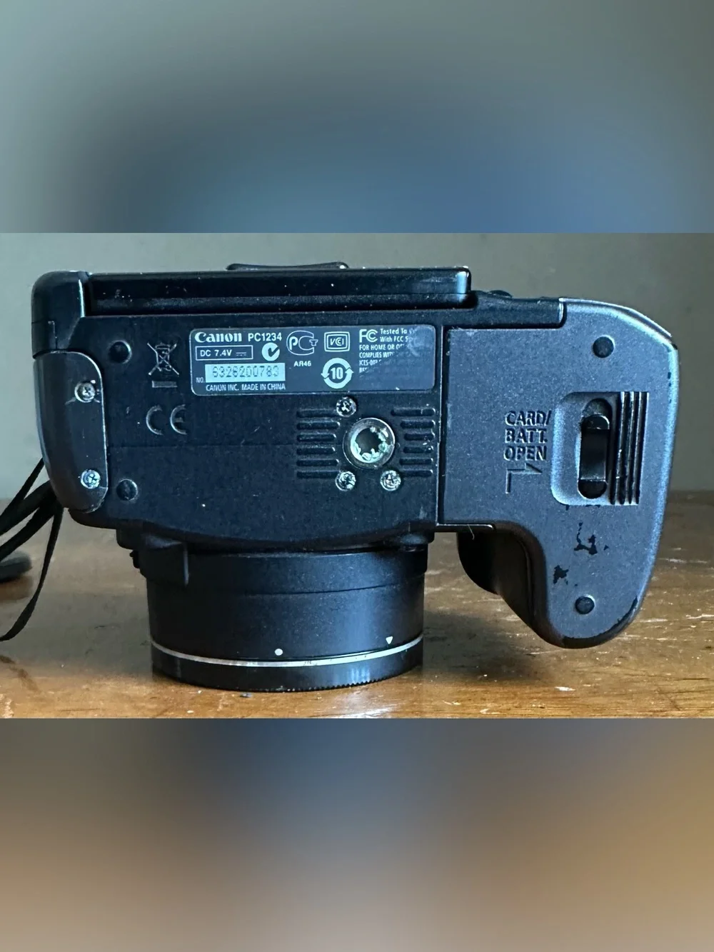 Canon PowerShot S5 IS 8MP 12x Optical Zoom Digital Camera FOR PARTS/REPAIR